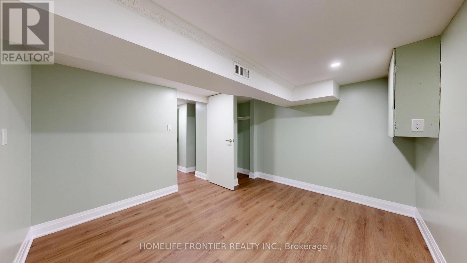 30 Farr Avenue, Toronto, Ontario  M9V 2A6 - Photo 32 - W12713022