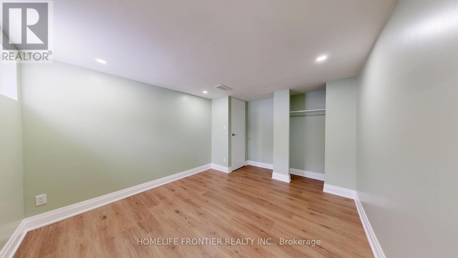 30 Farr Avenue, Toronto, Ontario  M9V 2A6 - Photo 33 - W12713022