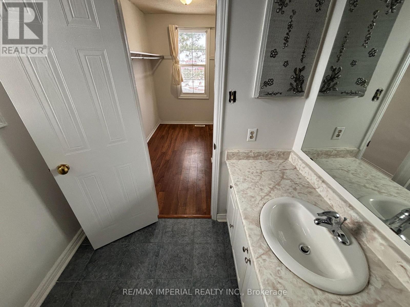 90 - 90 Stornwood Court, Brampton, Ontario  L6W 4J2 - Photo 22 - W12713038