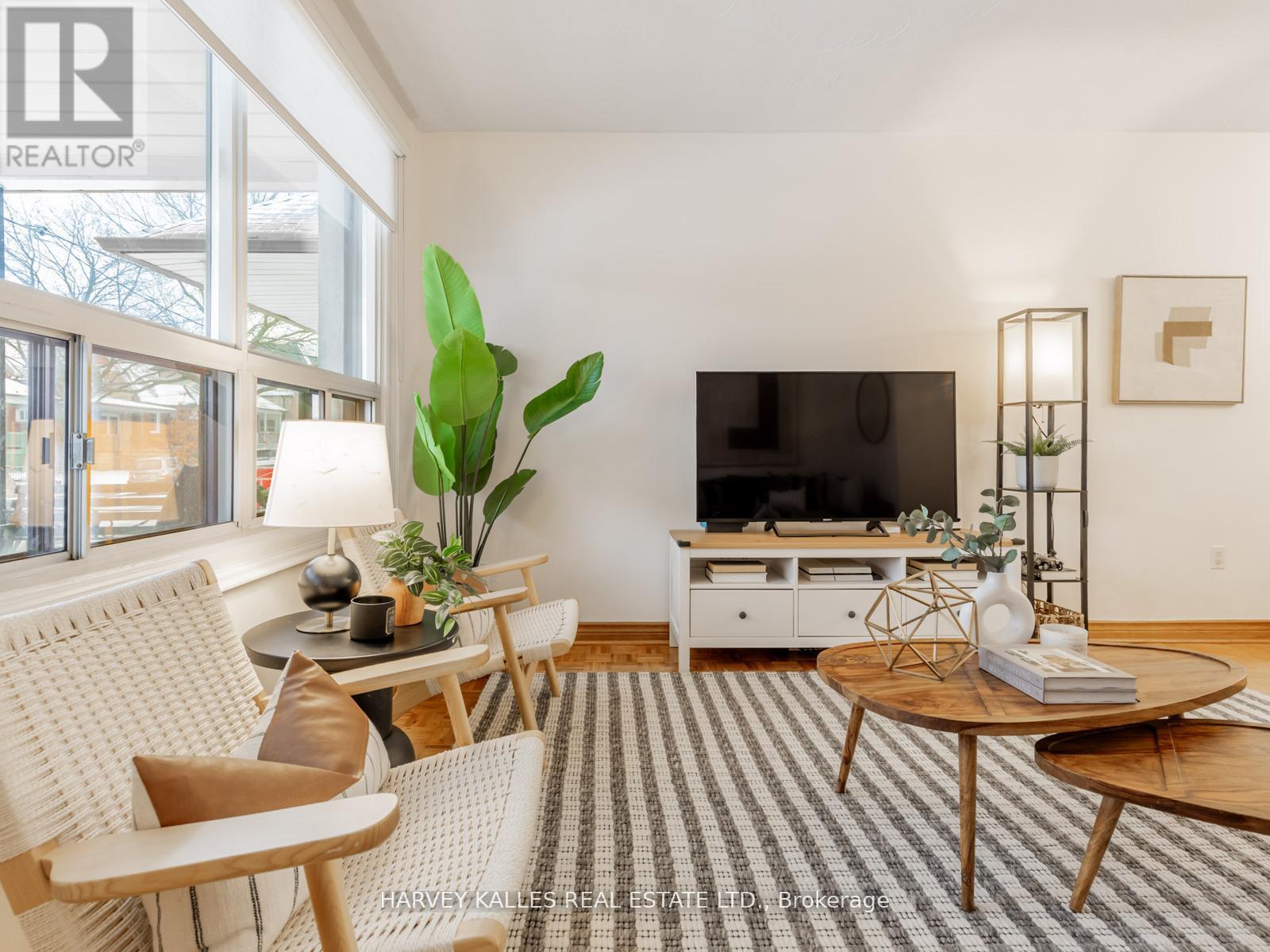 204 Belgravia Avenue, Toronto, Ontario  M6E 2M8 - Photo 12 - W12713046