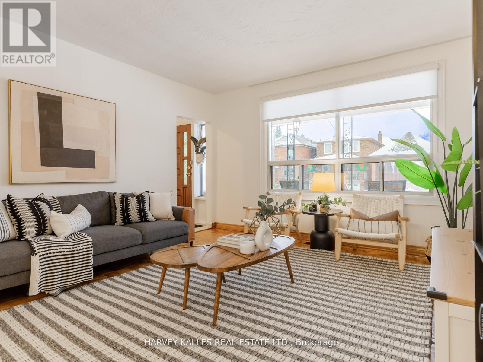 204 Belgravia Avenue, Toronto, Ontario  M6E 2M8 - Photo 13 - W12713046