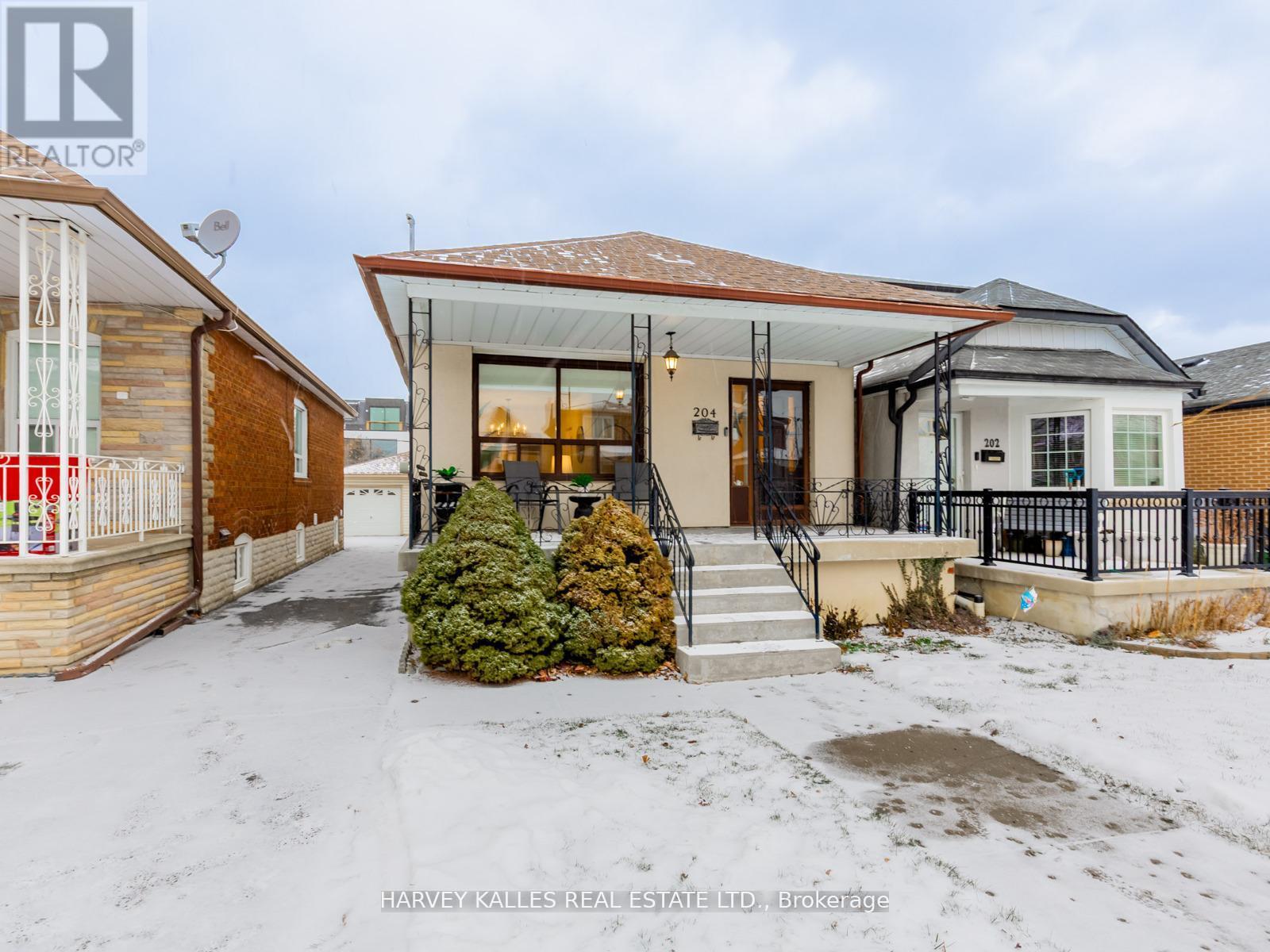 204 Belgravia Avenue, Toronto, Ontario  M6E 2M8 - Photo 2 - W12713046