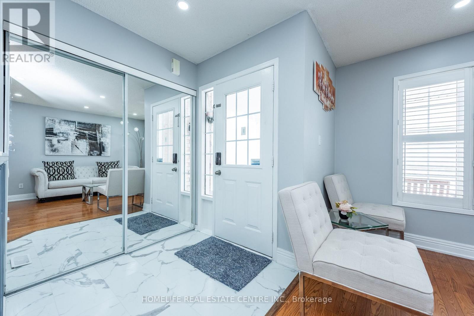 108 Fairhill Avenue, Brampton, Ontario  L7A 2H5 - Photo 5 - W12713048