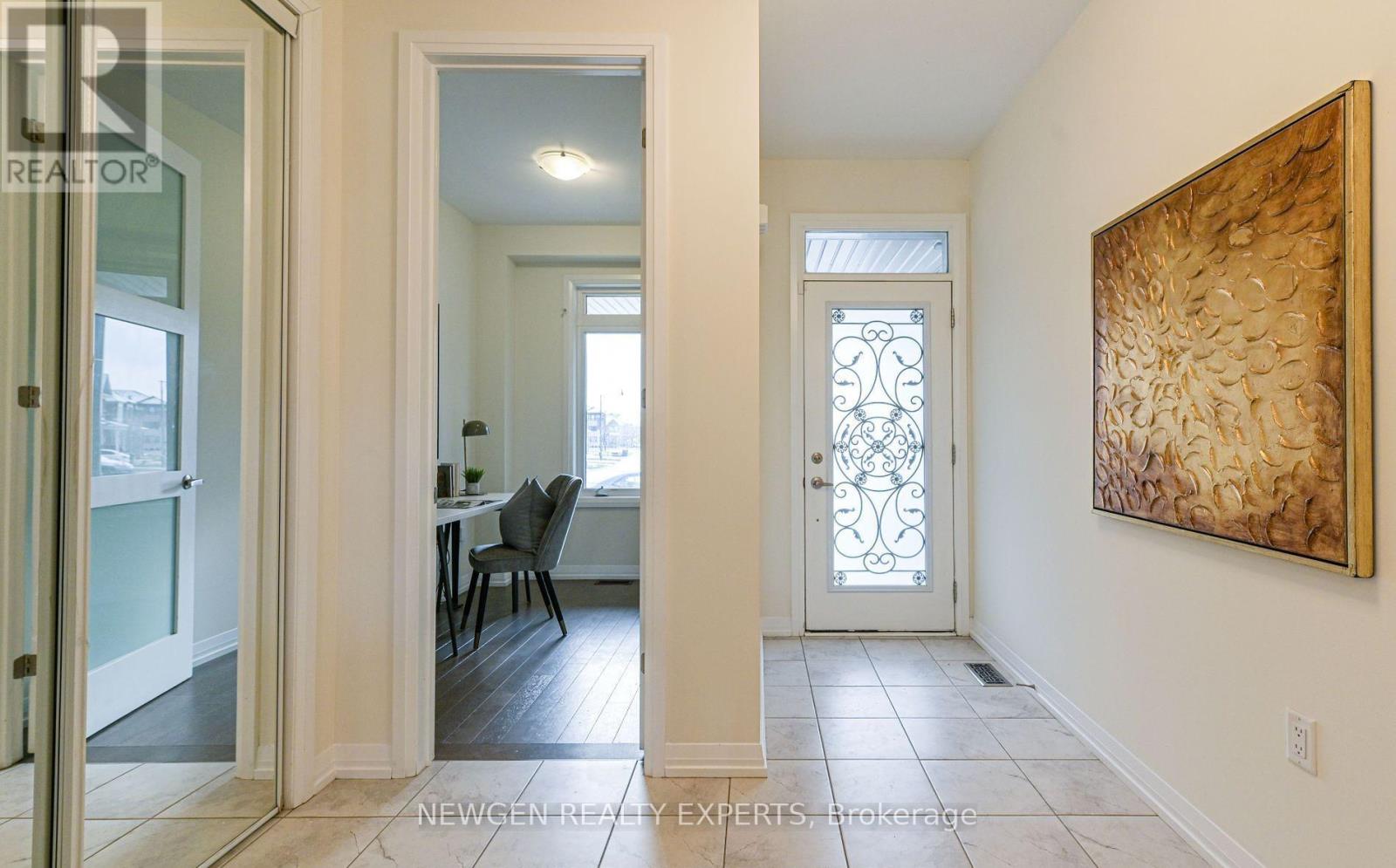 35 Divers Road, Brampton, Ontario  L7A 5C8 - Photo 2 - W12713084