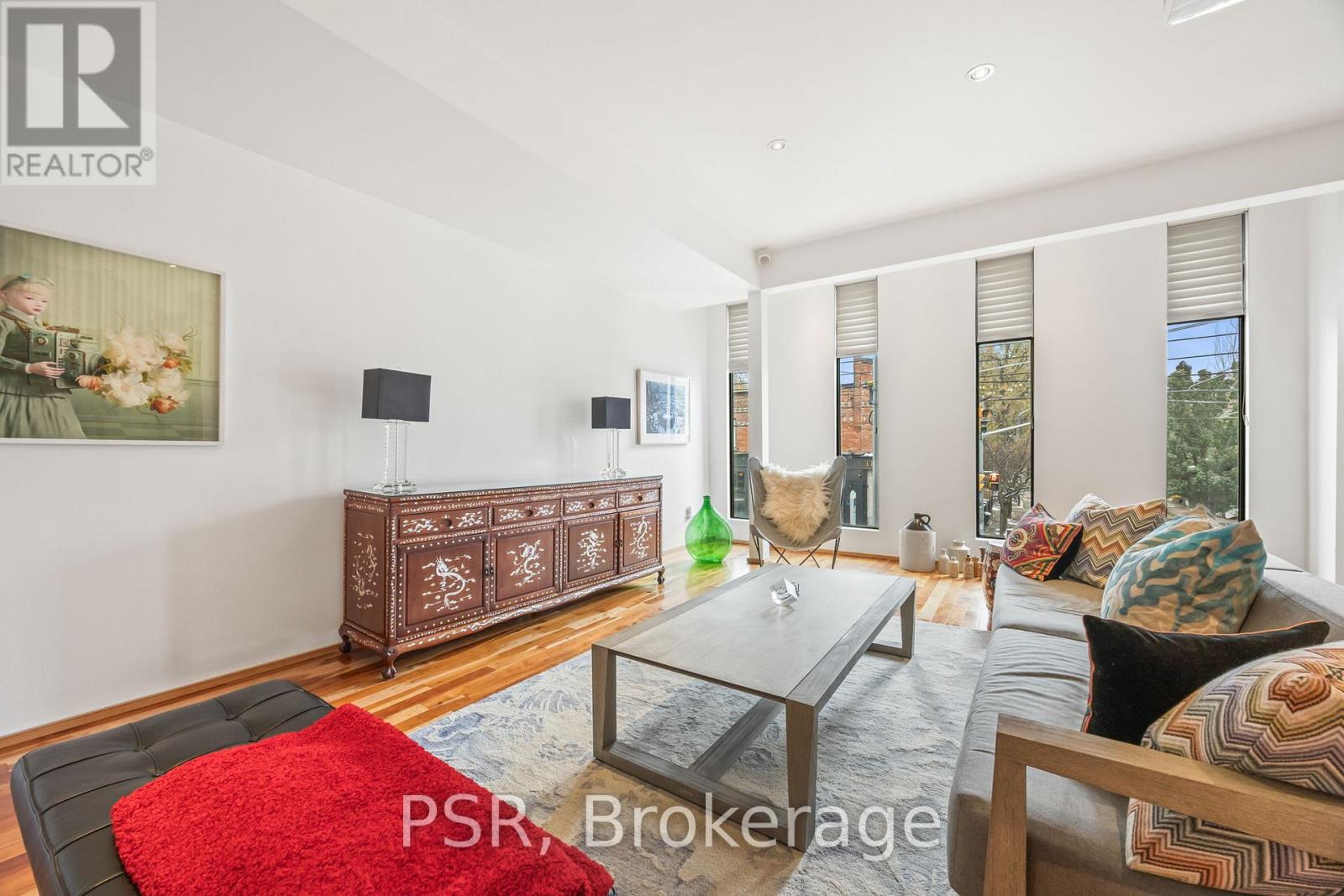 Upper - 2068 Dundas Street W, Toronto, Ontario  M6R 1W8 - Photo 17 - W12713114