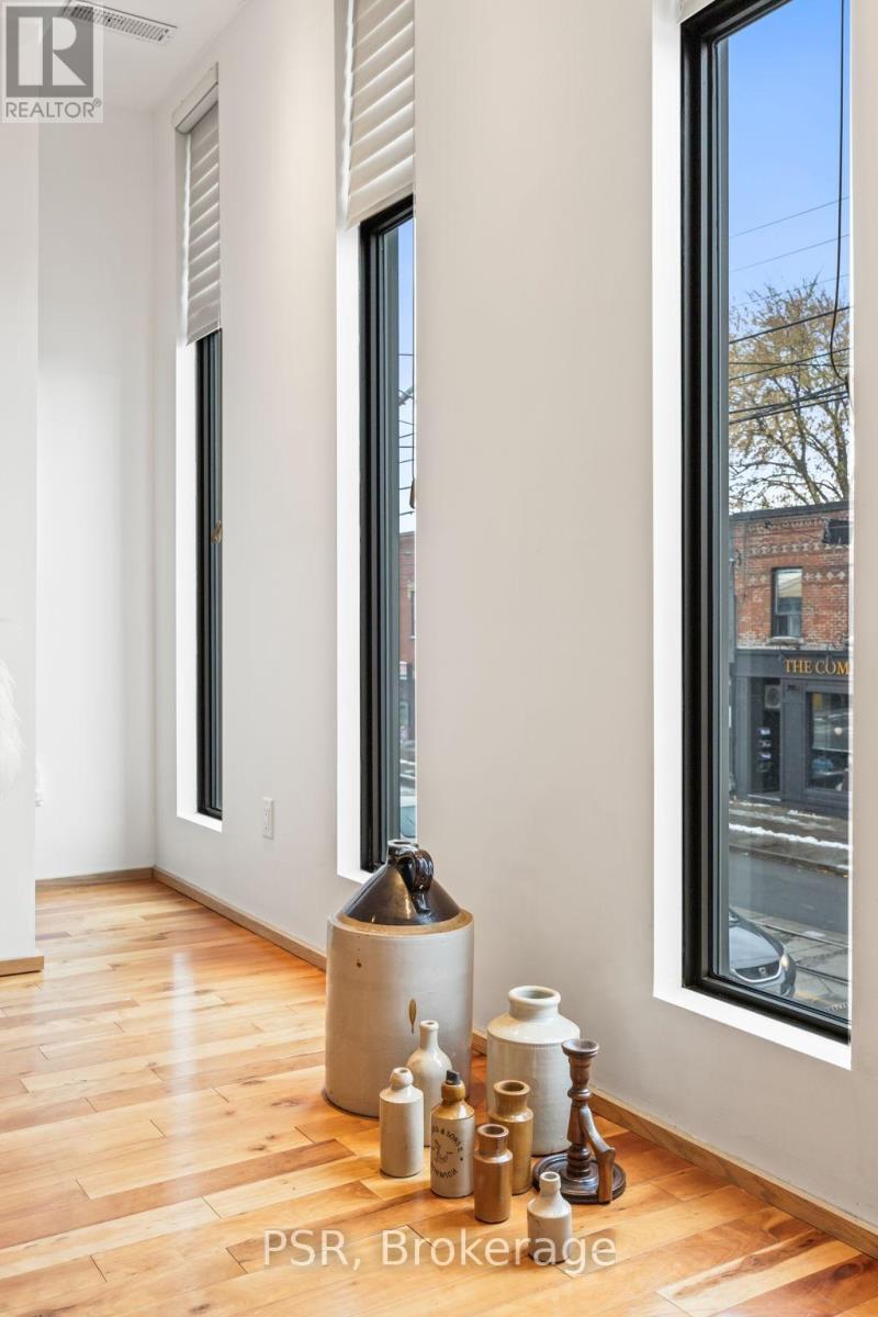 Upper - 2068 Dundas Street W, Toronto, Ontario  M6R 1W8 - Photo 32 - W12713114