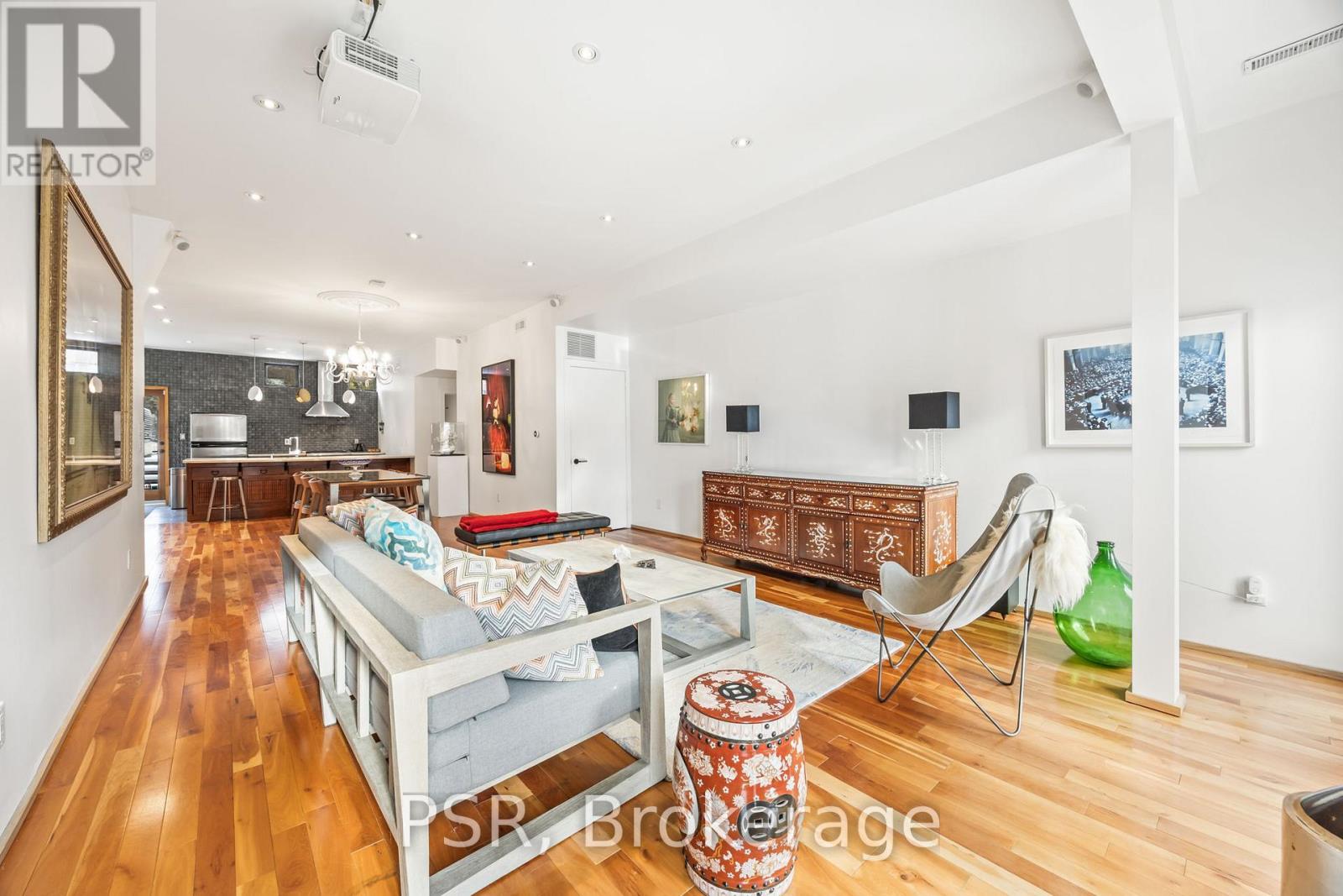 Upper - 2068 Dundas Street W, Toronto, Ontario  M6R 1W8 - Photo 14 - W12713116