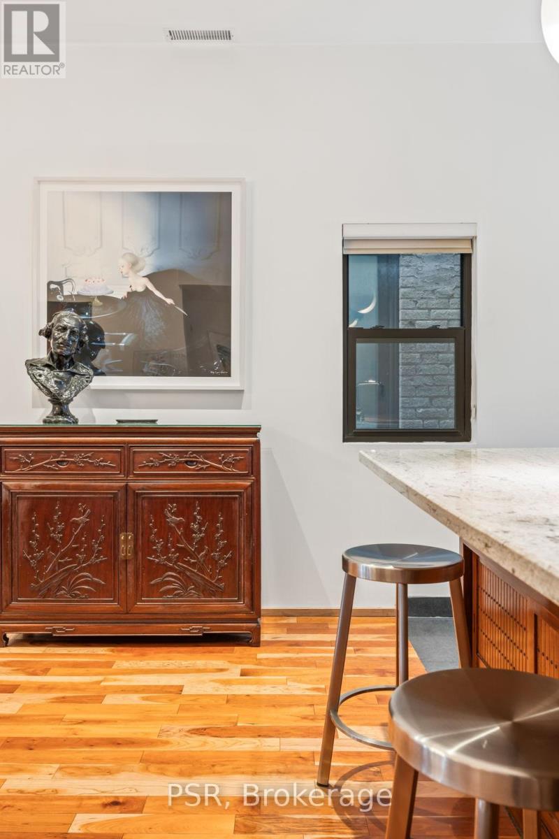 Upper - 2068 Dundas Street W, Toronto, Ontario  M6R 1W8 - Photo 35 - W12713116