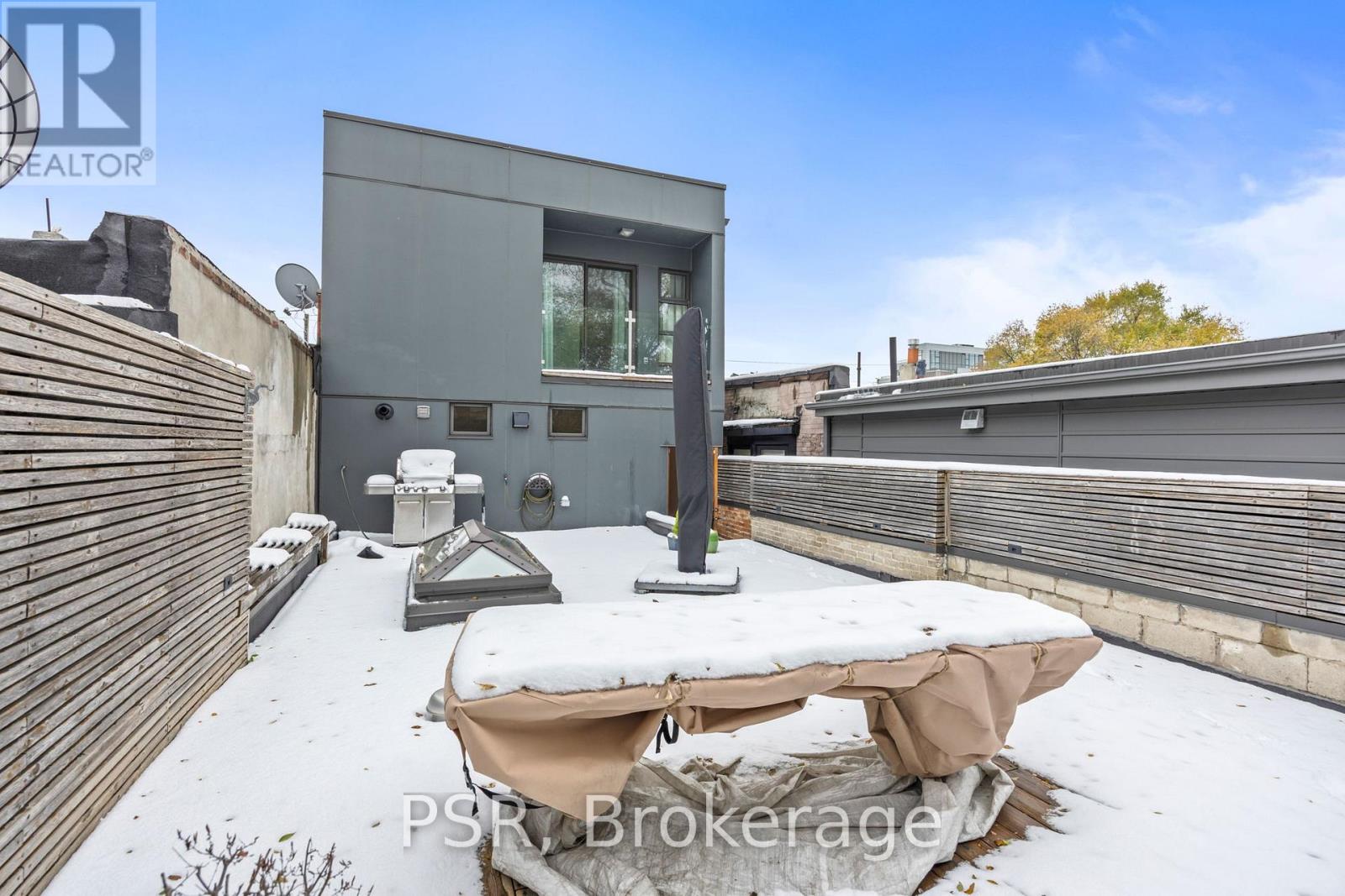 Upper - 2068 Dundas Street W, Toronto, Ontario  M6R 1W8 - Photo 40 - W12713116