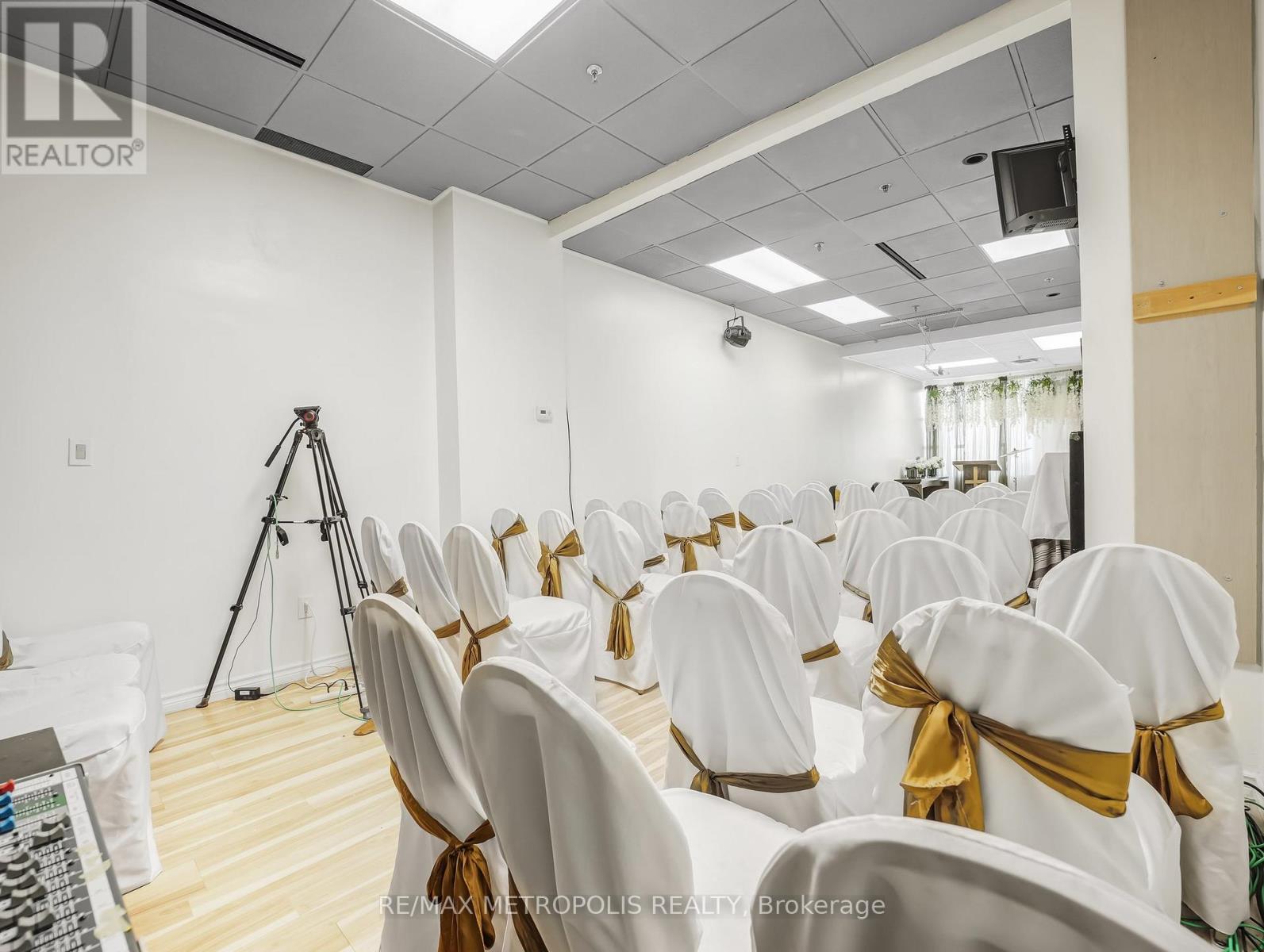 310 - 1550 South Gateway Road, Mississauga, Ontario  L4W 5G6 - Photo 11 - W12713164