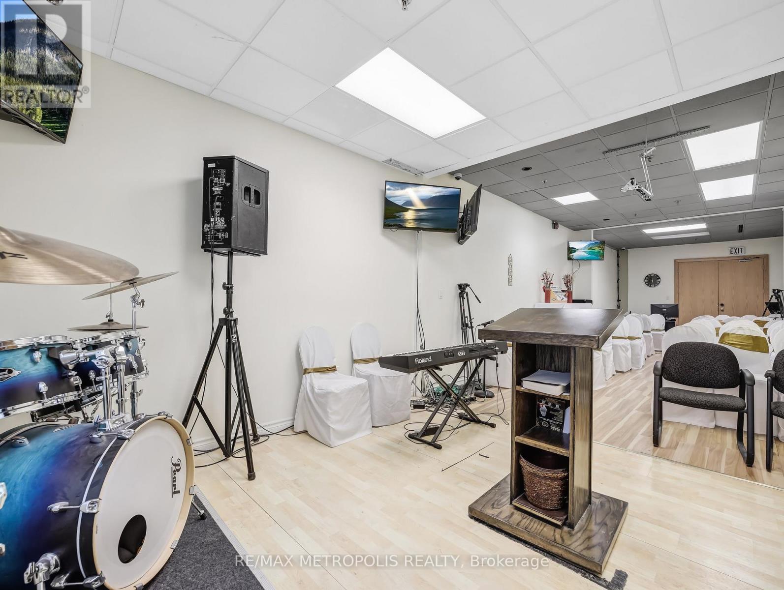 310 - 1550 South Gateway Road, Mississauga, Ontario  L4W 5G6 - Photo 5 - W12713164