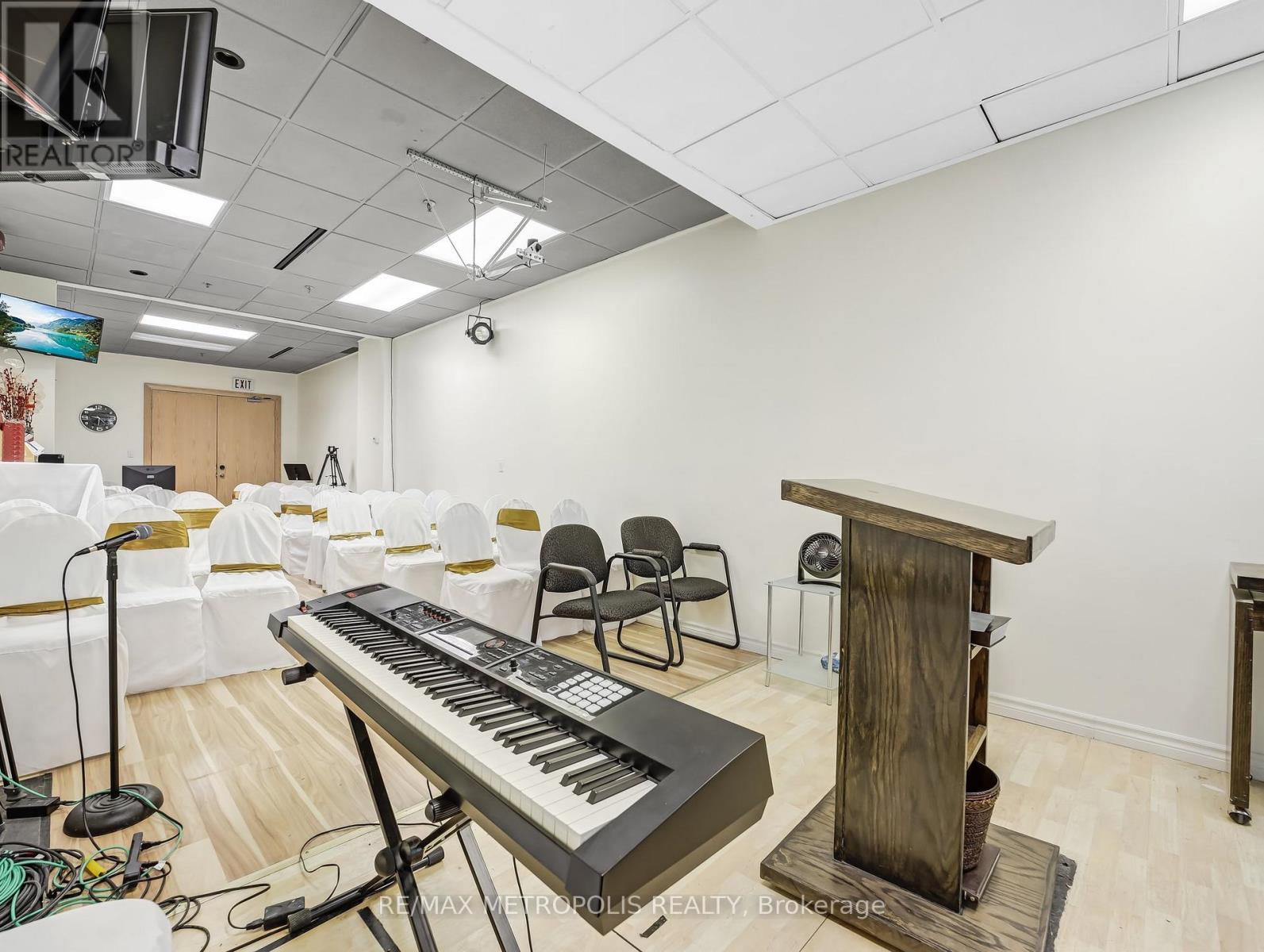 310 - 1550 South Gateway Road, Mississauga, Ontario  L4W 5G6 - Photo 7 - W12713164