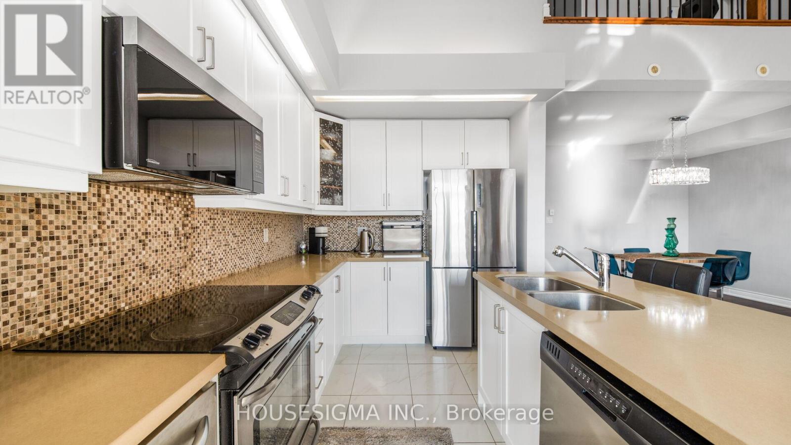 18 Lovegrove Lane, Ajax, Ontario  L1S 0E7 - Photo 5 - E12712938