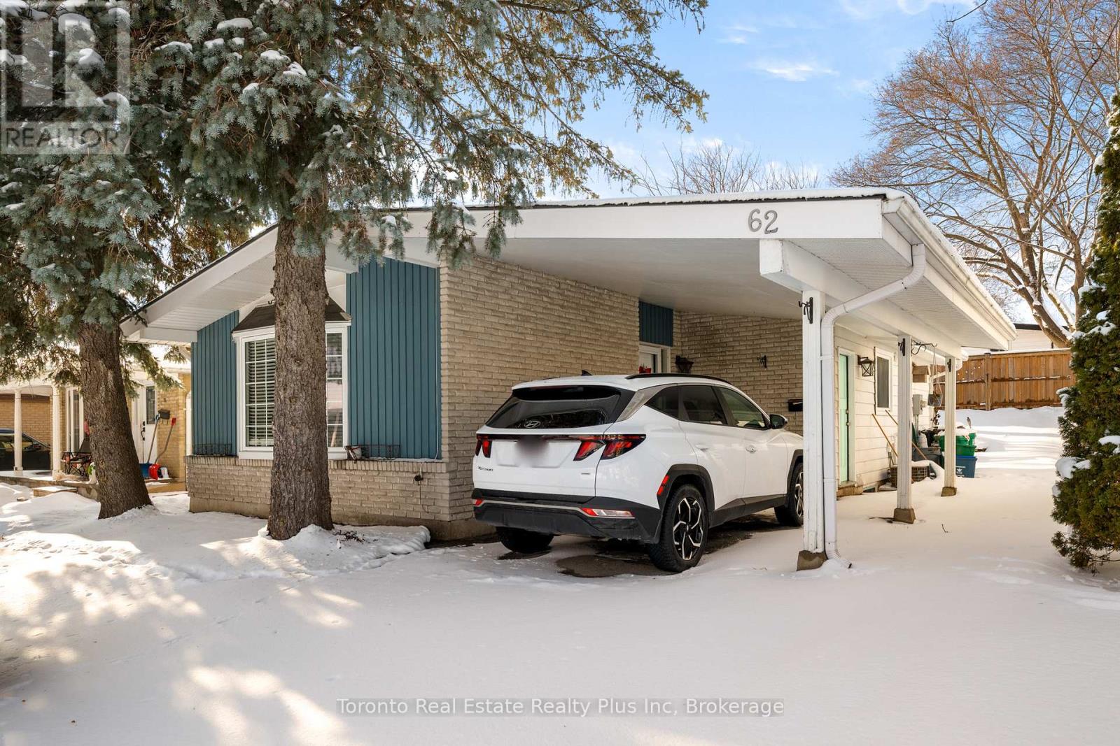 62 Greendale Crescent, Kitchener, Ontario  N2A 2R6 - Photo 3 - X12712928