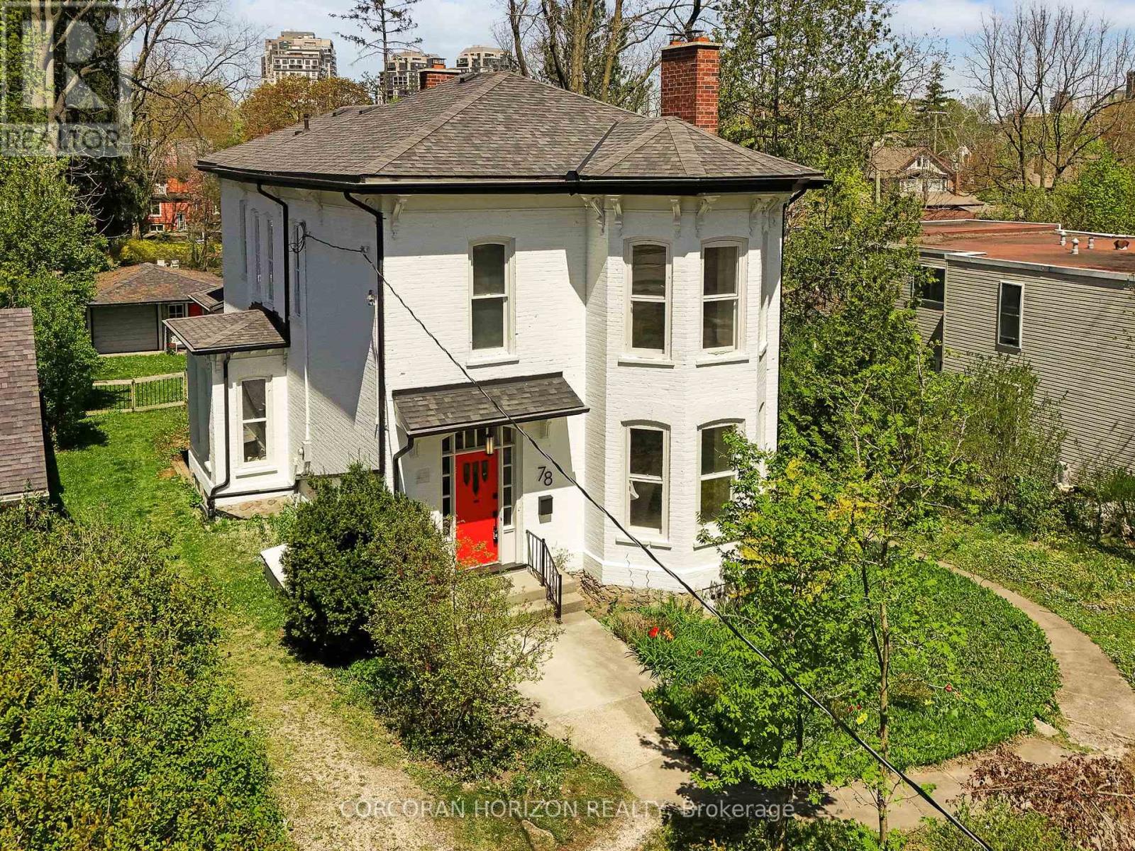 78 William Street W, Waterloo, Ontario  N2L 1J7 - Photo 1 - X12712986