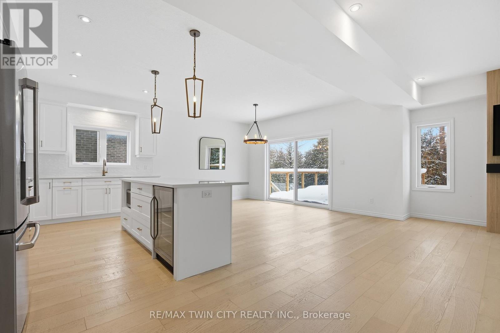 244 Otterbein Road, Kitchener, Ontario  N2B 0A7 - Photo 14 - X12713004