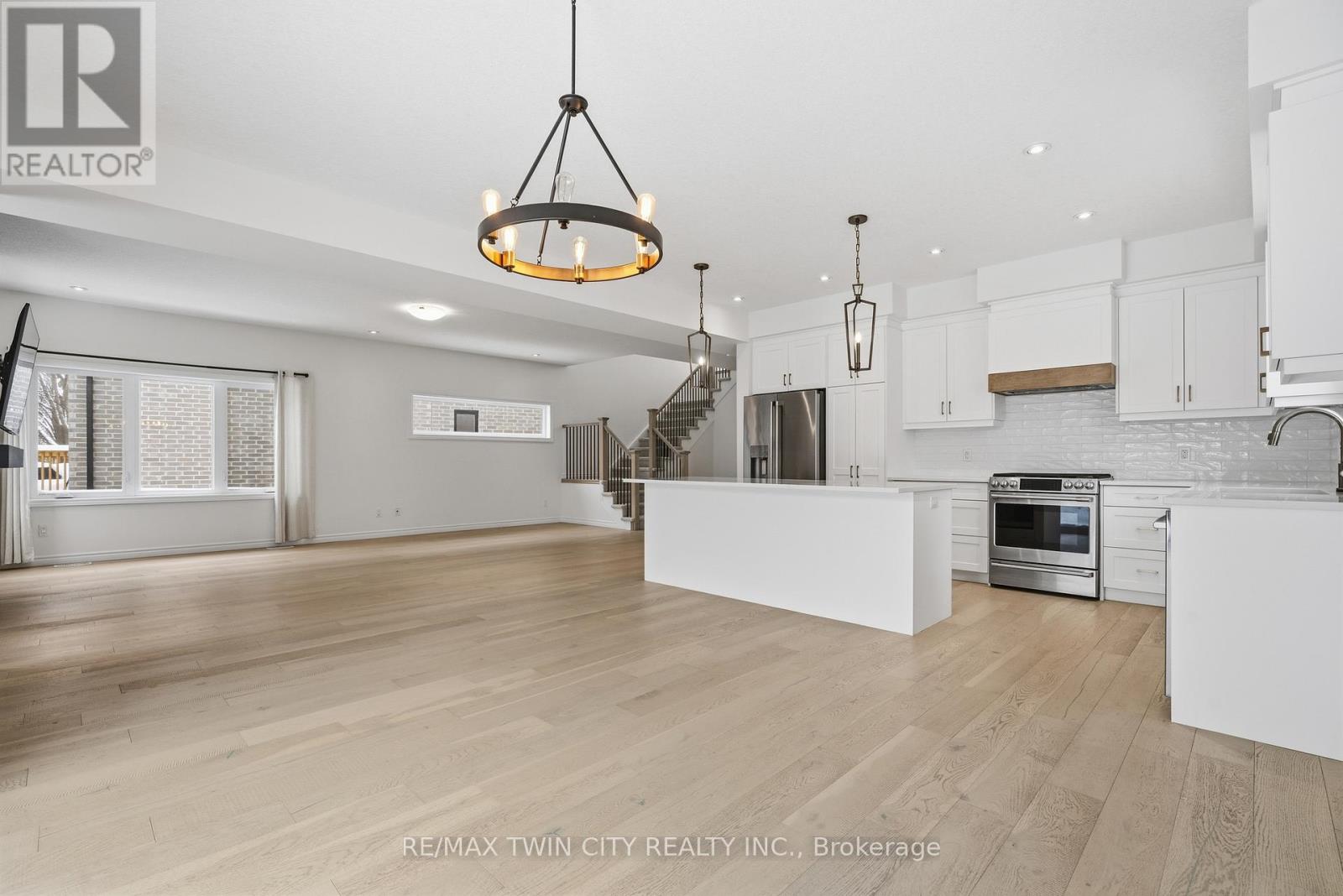 244 Otterbein Road, Kitchener, Ontario  N2B 0A7 - Photo 16 - X12713004