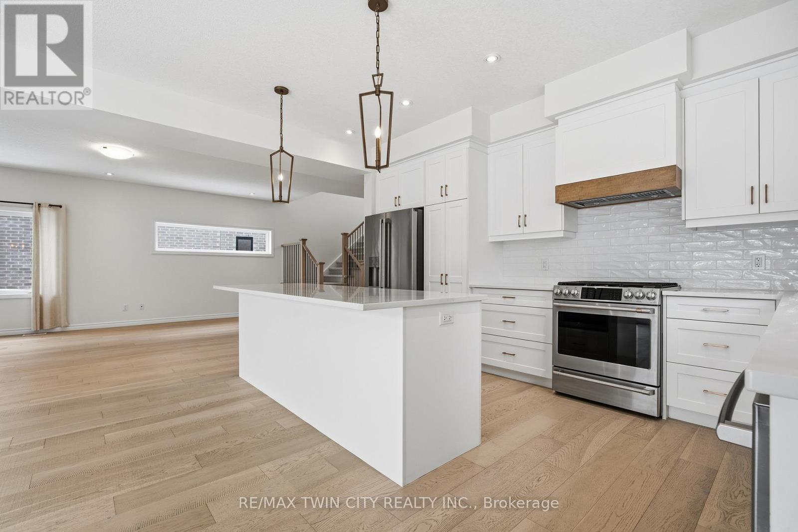 244 Otterbein Road, Kitchener, Ontario  N2B 0A7 - Photo 17 - X12713004