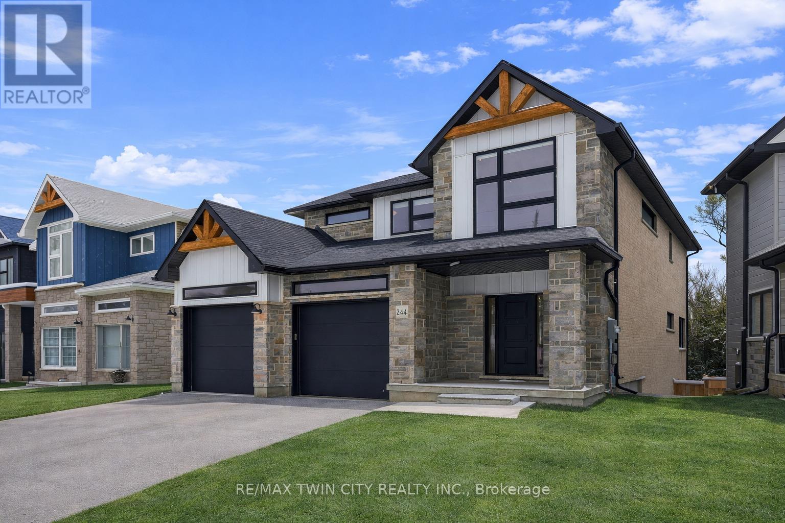 244 Otterbein Road, Kitchener, Ontario  N2B 0A7 - Photo 2 - X12713004