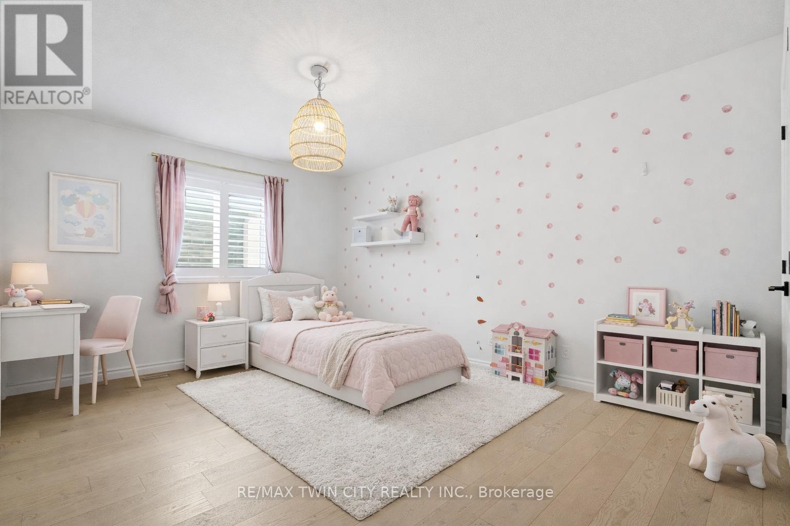 244 Otterbein Road, Kitchener, Ontario  N2B 0A7 - Photo 25 - X12713004