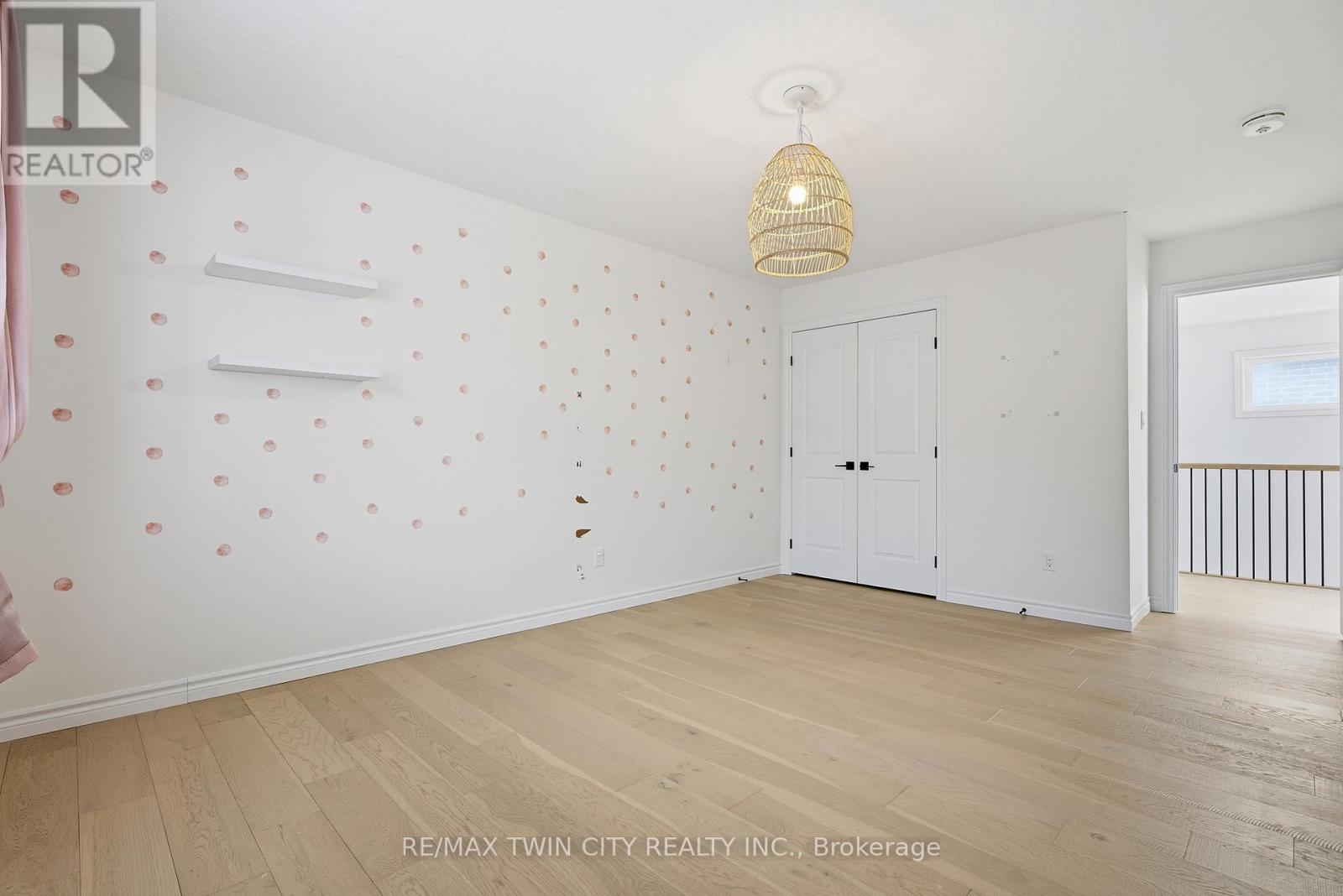 244 Otterbein Road, Kitchener, Ontario  N2B 0A7 - Photo 26 - X12713004