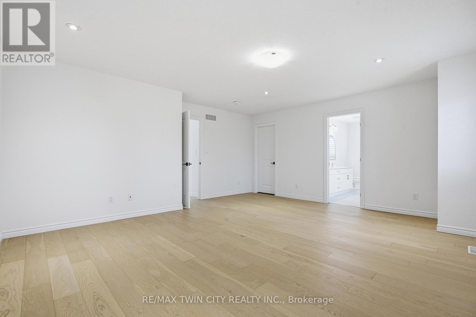 244 Otterbein Road, Kitchener, Ontario  N2B 0A7 - Photo 29 - X12713004