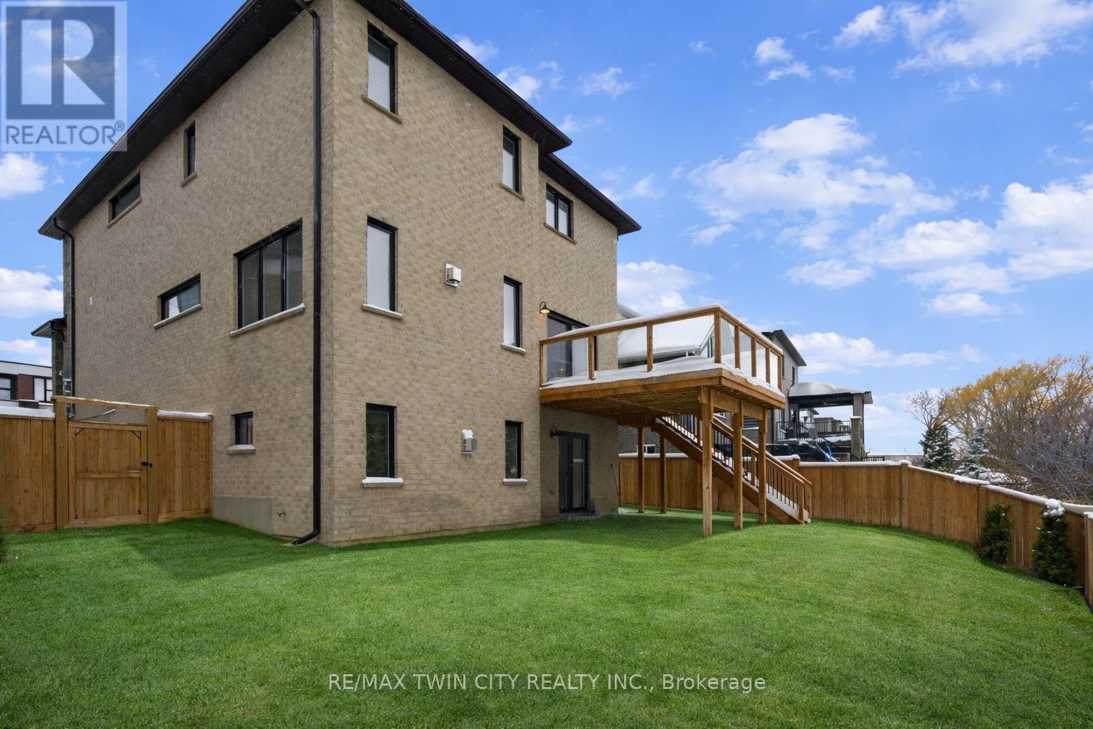 244 Otterbein Road, Kitchener, Ontario  N2B 0A7 - Photo 38 - X12713004