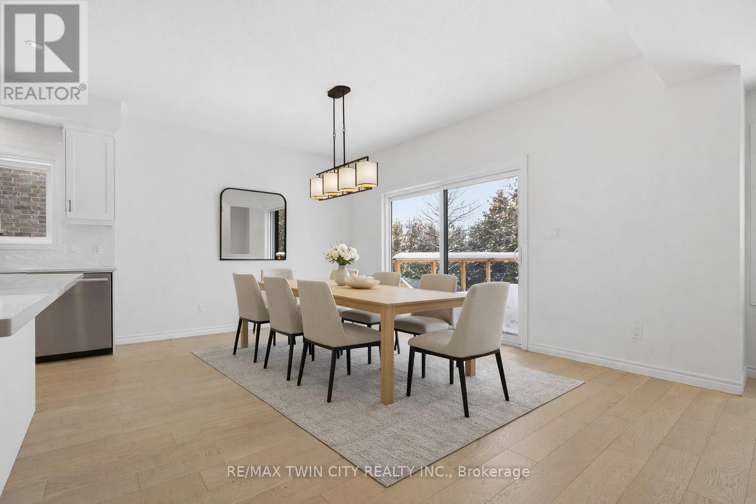 244 Otterbein Road, Kitchener, Ontario  N2B 0A7 - Photo 6 - X12713004