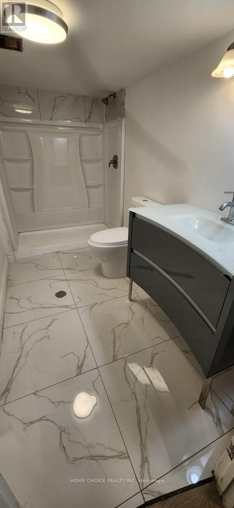 82 Maple Street, St. Catharines, Ontario  L2R 2B2 - Photo 4 - X12713098