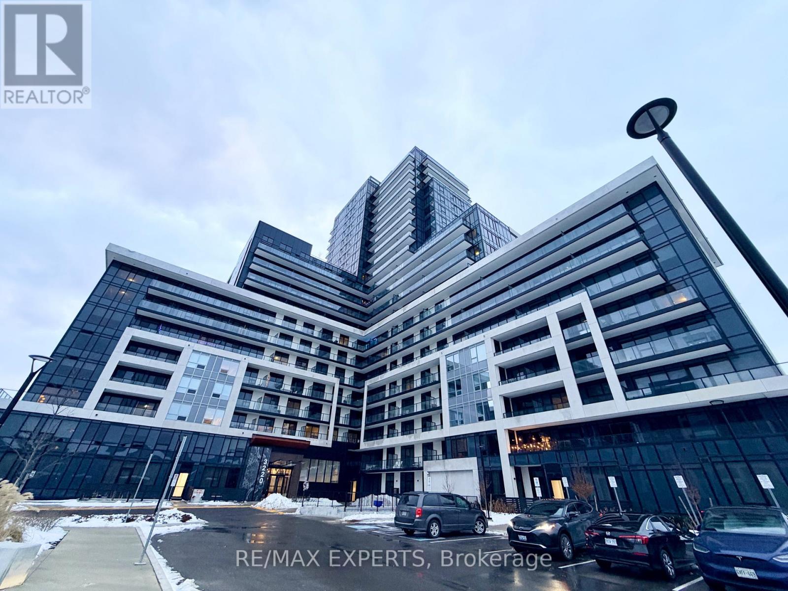 723 - 3220 WILLIAM COLTSON AVENUE E, Oakville, Ontario