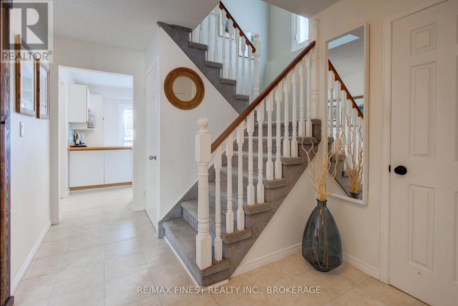 17 Richdale Court, Kingston (Kingston East (Incl Barret Crt)), Ontario  K7K 6N3 - Photo 3 - X12713230