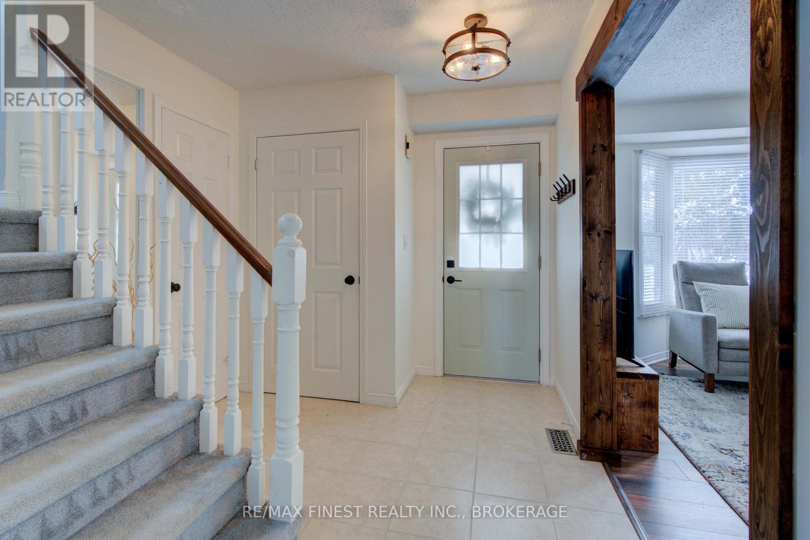 17 Richdale Court, Kingston (Kingston East (Incl Barret Crt)), Ontario  K7K 6N3 - Photo 4 - X12713230