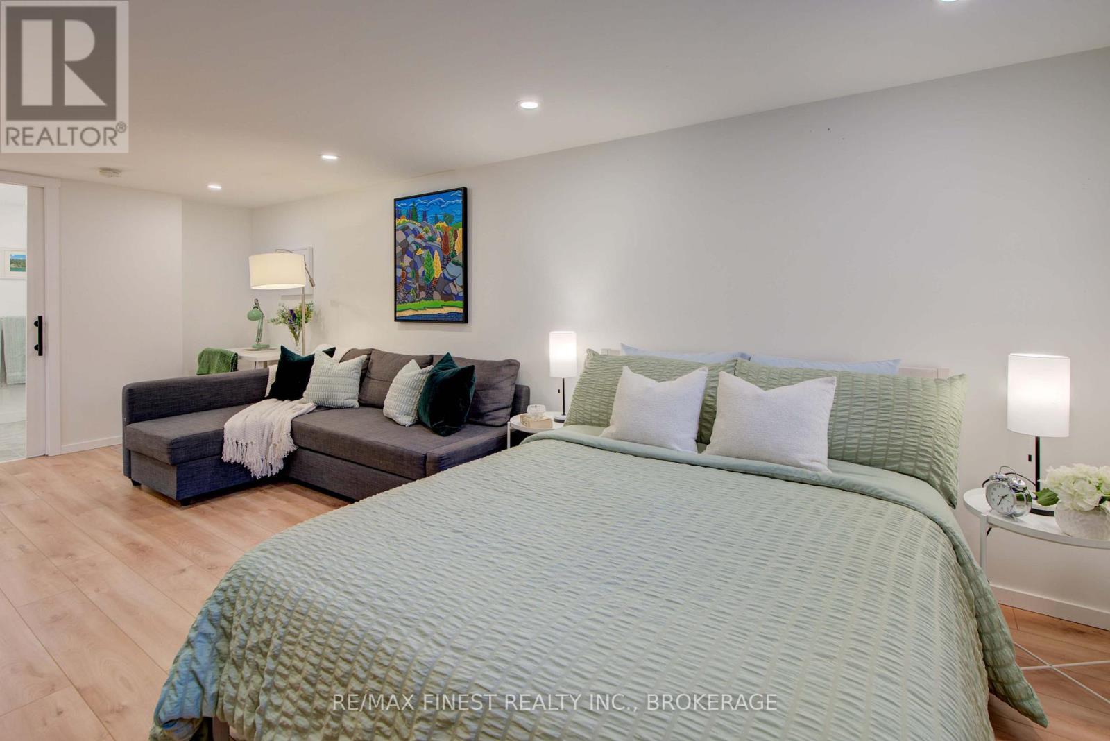 17 Richdale Court, Kingston (Kingston East (Incl Barret Crt)), Ontario  K7K 6N3 - Photo 43 - X12713230