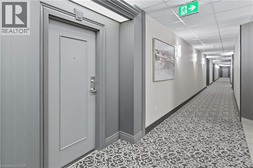 2075 Amherst Heights Drive Unit# 211, Burlington, Ontario  L7P 5B8 - Photo 3 - 40774532