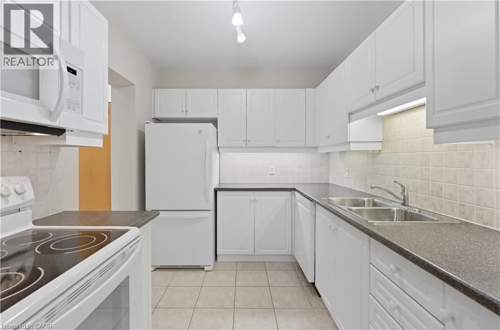 2075 Amherst Heights Drive Unit# 211, Burlington, Ontario  L7P 5B8 - Photo 7 - 40774532