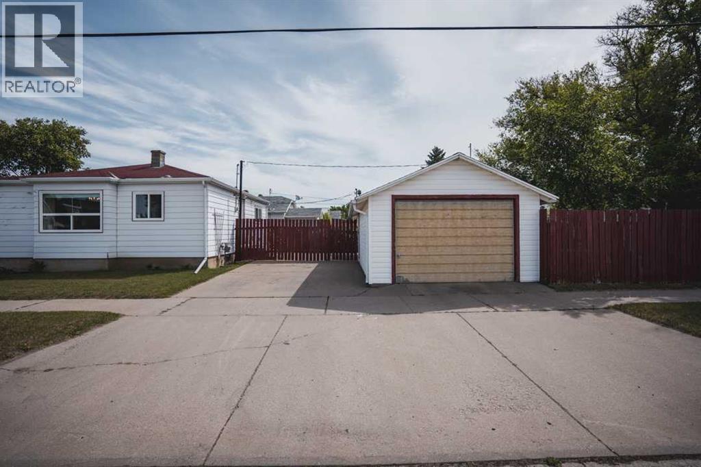 5202 44 Avenue, Taber, Alberta  T1G 1B5 - Photo 2 - A2259144