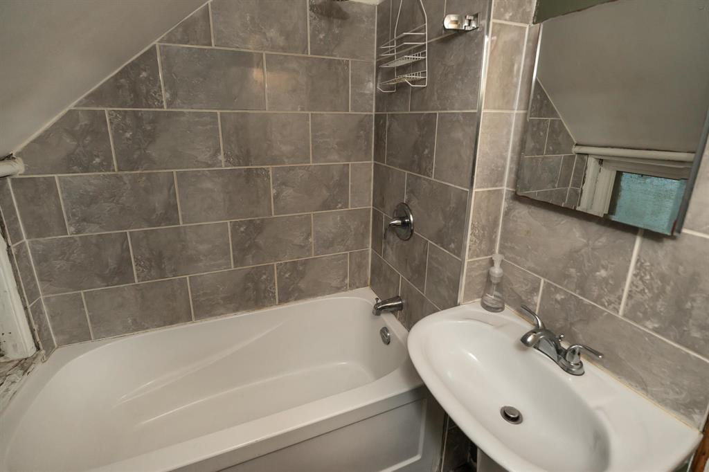 524 Lipton Street, Winnipeg, Manitoba  R3G 2H3 - Photo 19 - 202601063