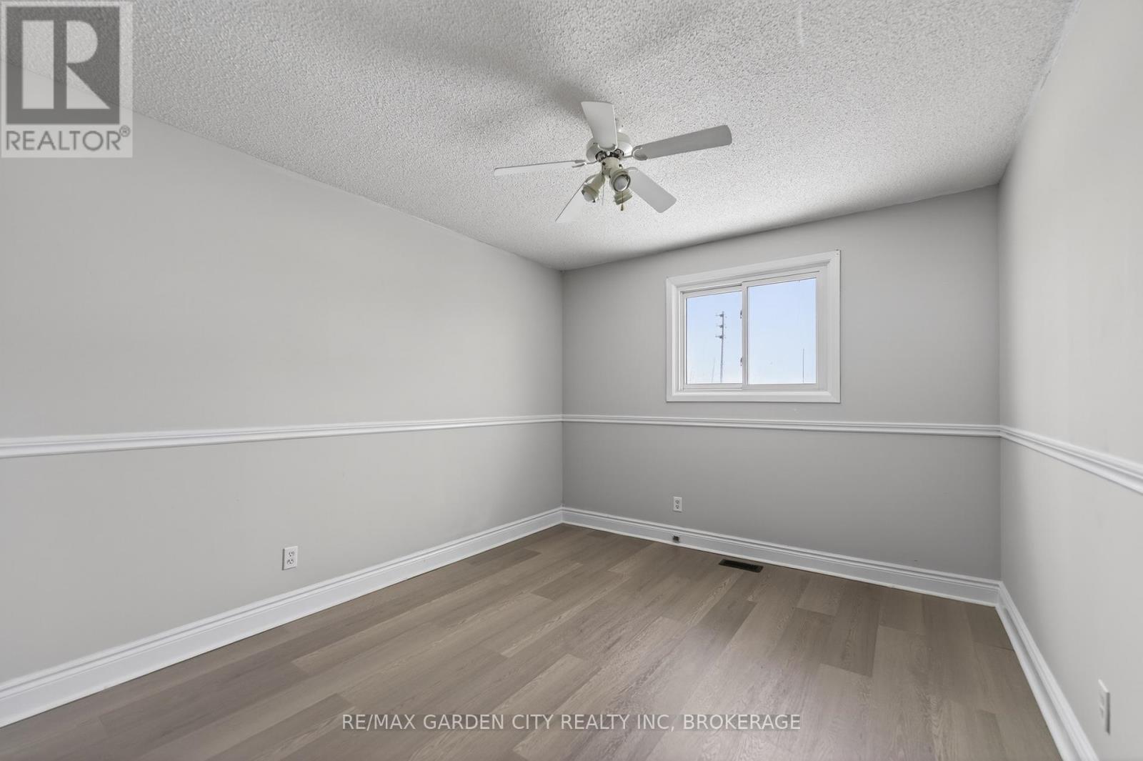 49 Autumn Place, St. Catharines (Oakdale), Ontario  L2P 3W6 - Photo 11 - X12713212