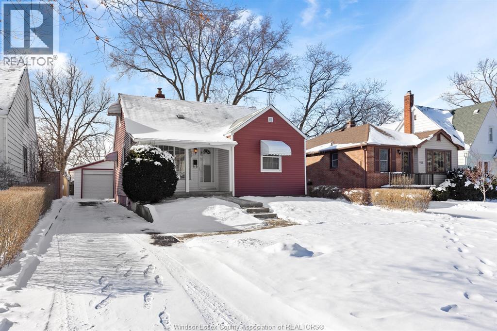 MLS# 26001498: 927 ST MARY'S BOULEVARD, Windsor, Canada