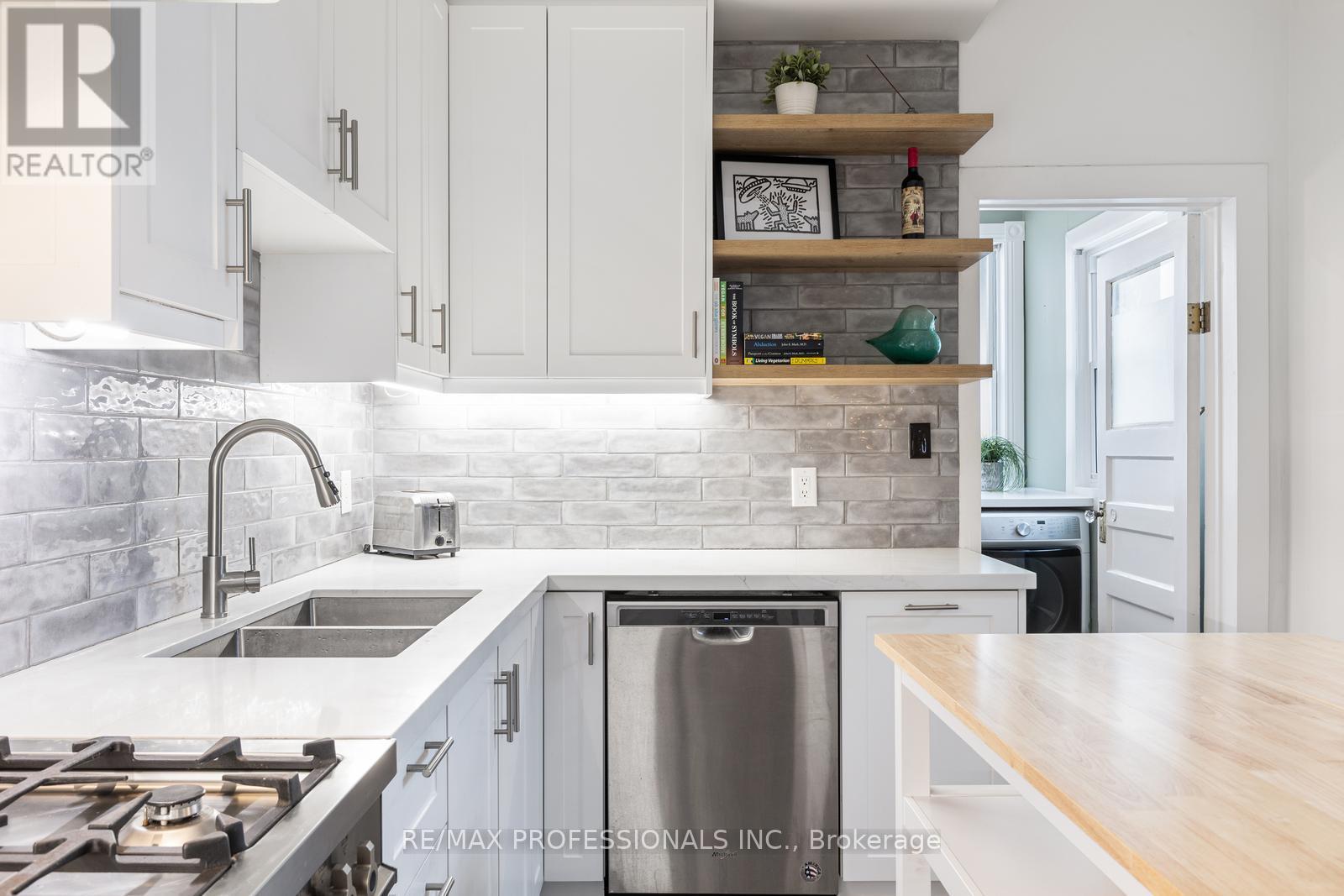 114 Manning Avenue, Toronto, Ontario  M6J 2K5 - Photo 14 - C12713206