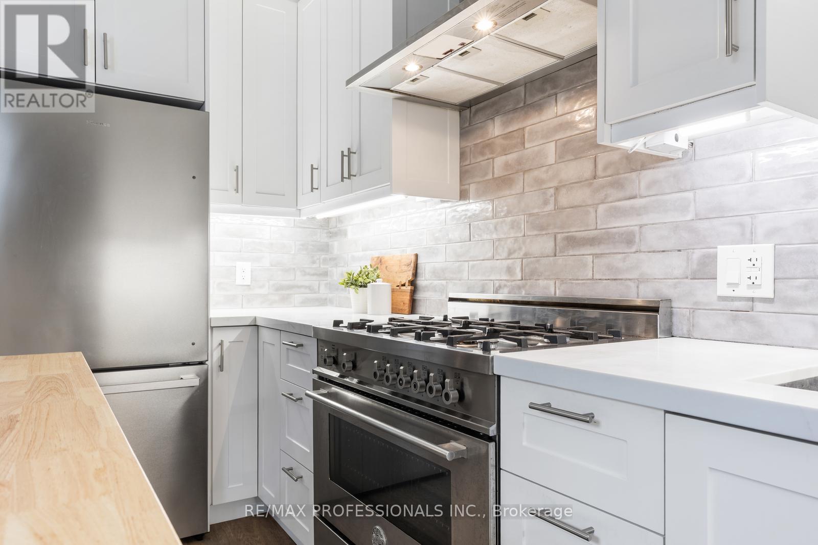 114 Manning Avenue, Toronto, Ontario  M6J 2K5 - Photo 16 - C12713206