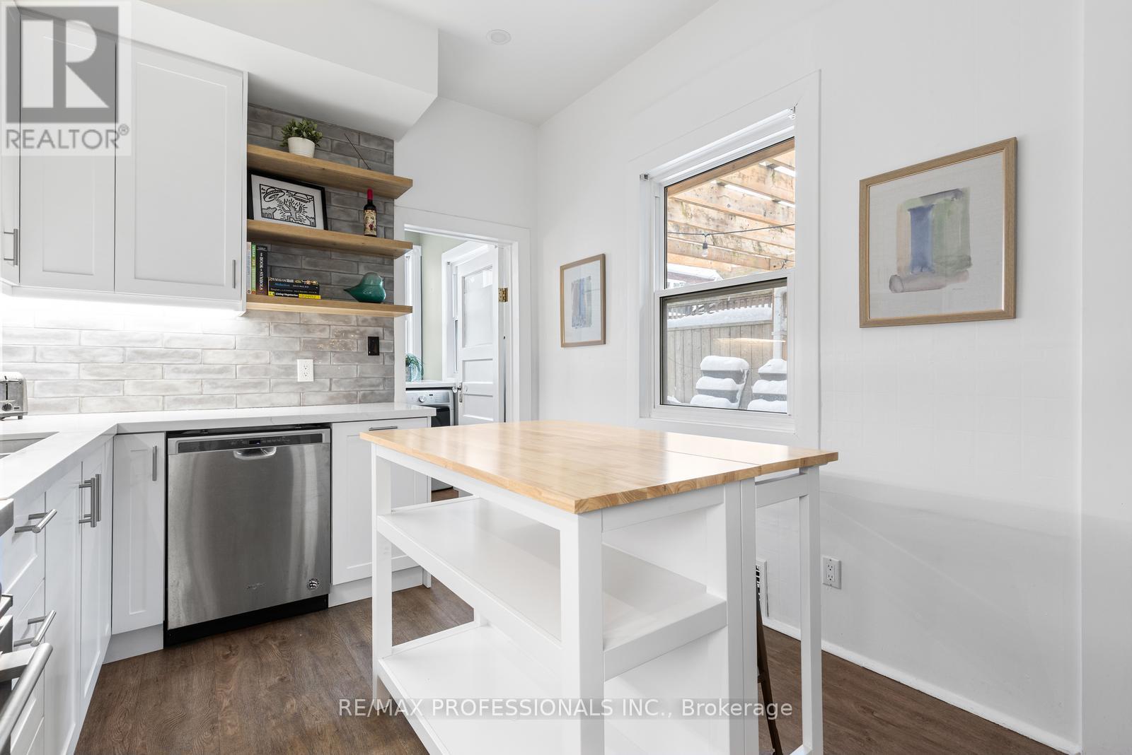 114 Manning Avenue, Toronto, Ontario  M6J 2K5 - Photo 17 - C12713206