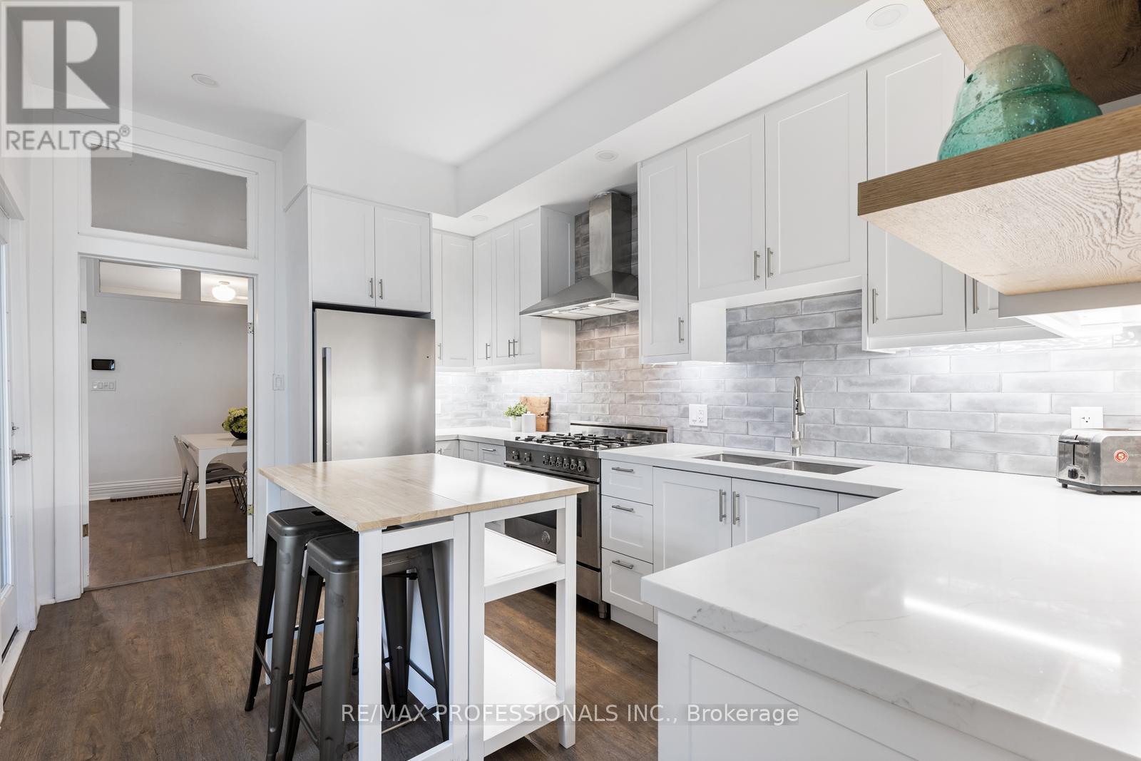 114 Manning Avenue, Toronto, Ontario  M6J 2K5 - Photo 18 - C12713206