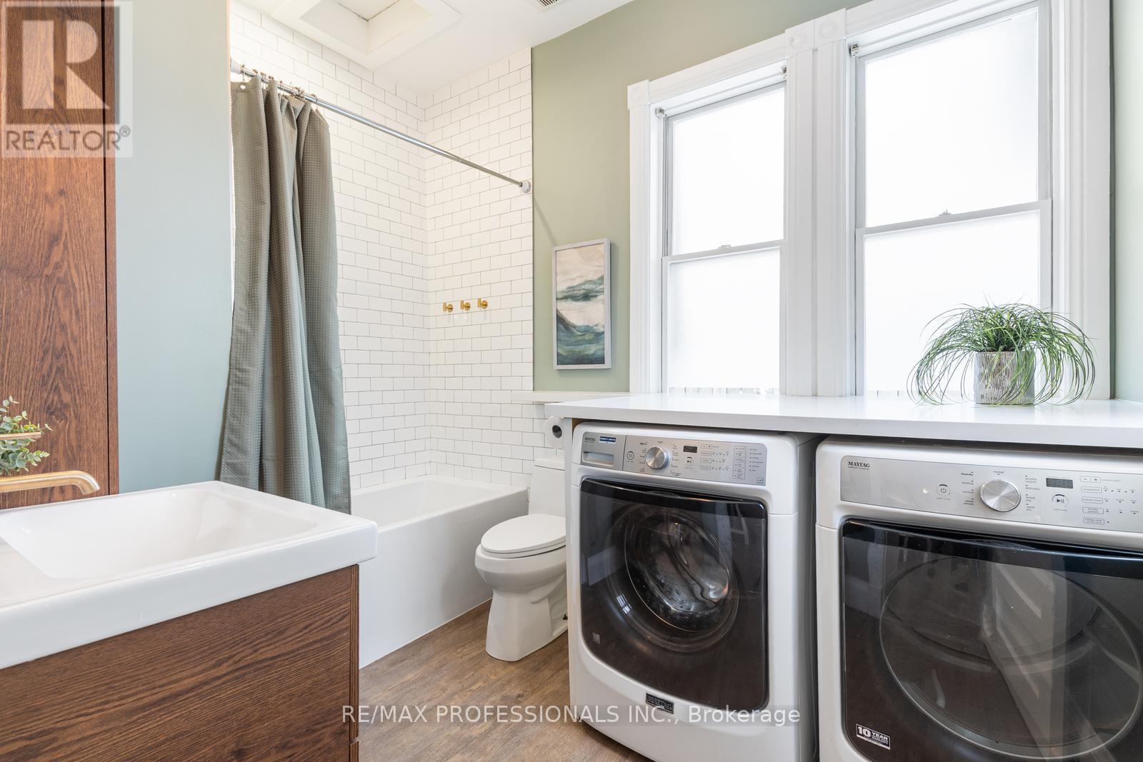 114 Manning Avenue, Toronto, Ontario  M6J 2K5 - Photo 25 - C12713206