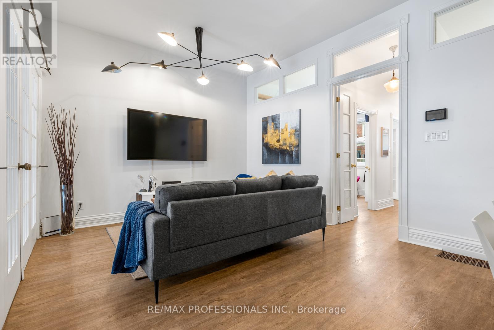 114 Manning Avenue, Toronto, Ontario  M6J 2K5 - Photo 8 - C12713206