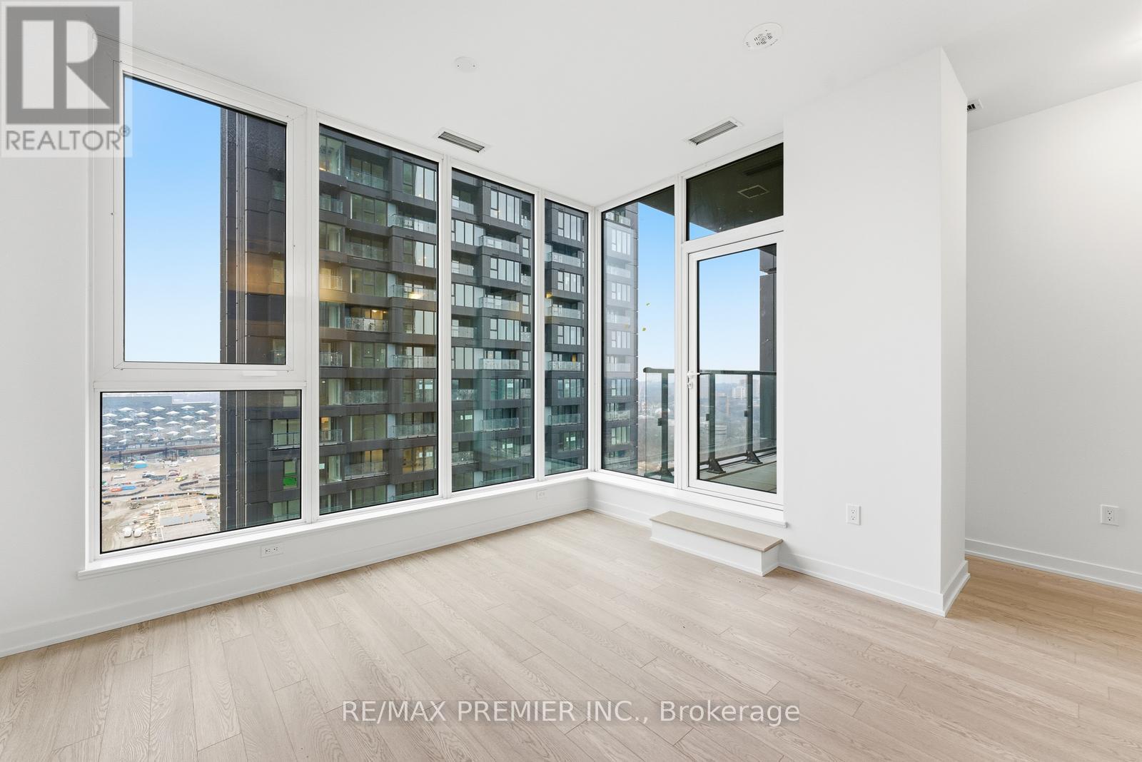 4303 - 950 Portage Parkway, Vaughan, Ontario  L4K 0L1 - Photo 6 - N12712998