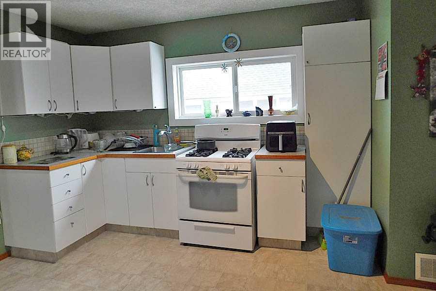 211 52 Avenue E, Claresholm, Alberta  T0L 0T0 - Photo 12 - A2275103