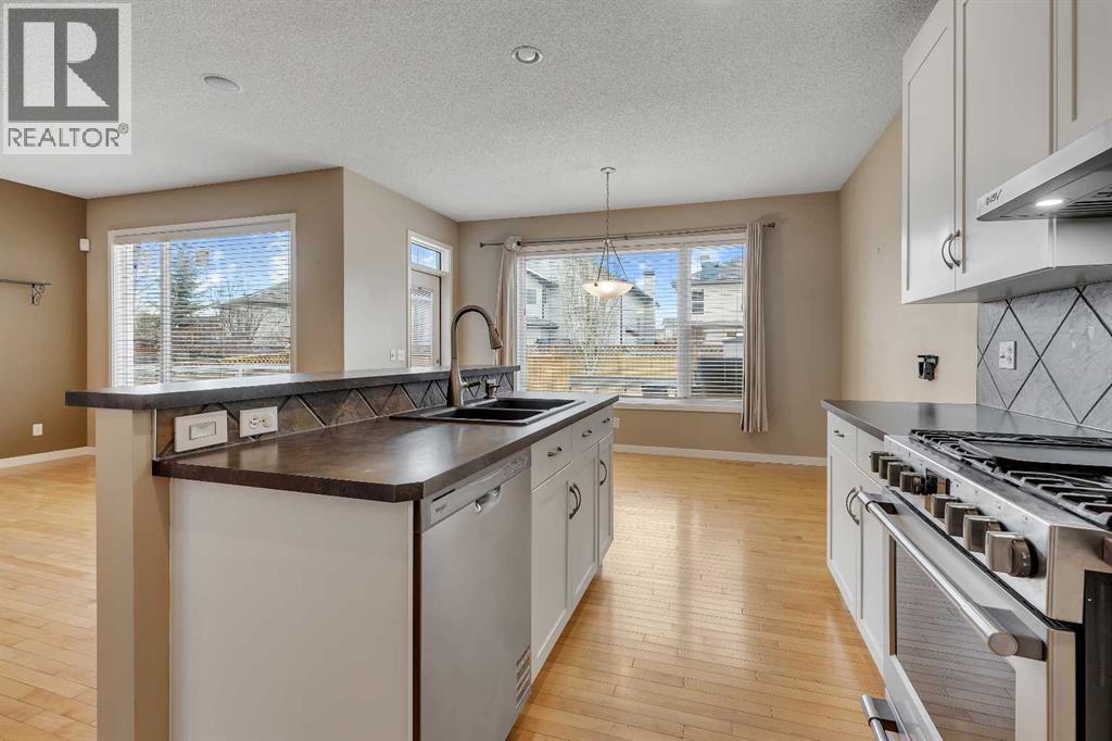 119 Valley Stream Circle Nw, Calgary, Alberta  T3B 5W2 - Photo 13 - A2277760