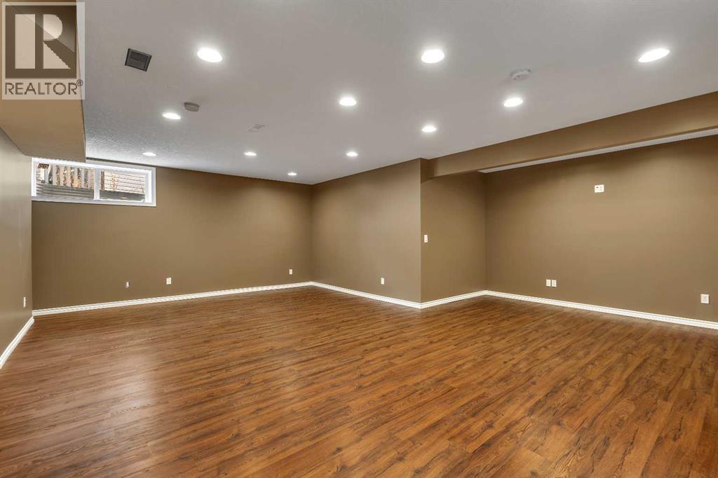 119 Valley Stream Circle Nw, Calgary, Alberta  T3B 5W2 - Photo 37 - A2277760