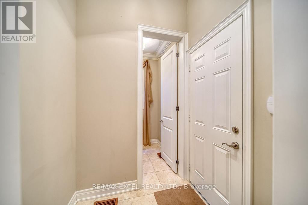 166 Townsgate Drive, Vaughan, Ontario  L4J 8J5 - Photo 16 - N12713266